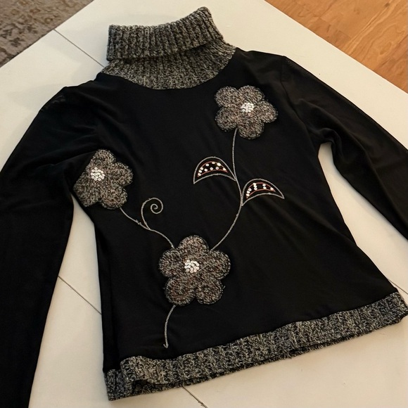 EXCLUSIF Vintage 90s Y2K Whimsigoth Mesh Floral Embroidered Artsy Cowl Neck Top - Picture 6 of 6